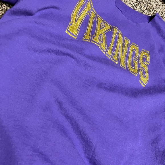 Off the shoulder raw edge Vikings Sweatshirt - Picture 2 of 6